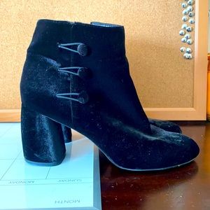 Nine West black velvet boots with heels. Size 10